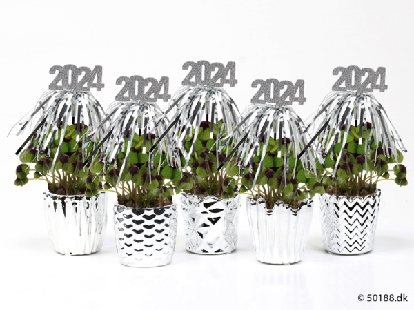 Klee in Silbertopf + Stecker 2026